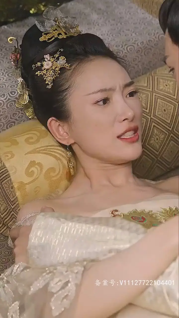 《醉卧美人膝醒掌天下权》：权谋与爱情交织的史诗传奇